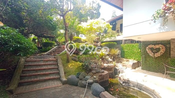 Rumah Mewah LB 600m2 Siap Huni Desain Elegan di Sayap Dago, Bandung Rumah Mewah LB 600m2 Siap Huni Desain Elegan di Sayap Dago, Bandung