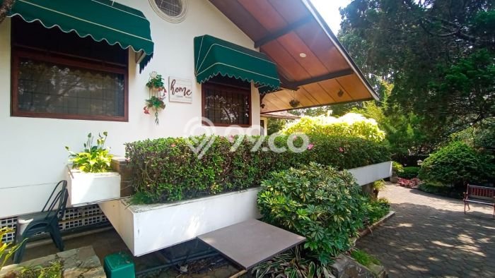 Rumah Mewah LB 600m2 Siap Huni Desain Elegan di Sayap Dago, Bandung Rumah Mewah LB 600m2 Siap Huni Desain Elegan di Sayap Dago, Bandung