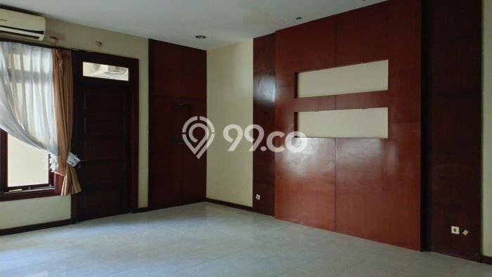 Disewakan! Rumah 4 Kamar Tidur &
5 Kamar Mandi di Setra Duta, Bandung Disewakan! Rumah 4 Kamar Tidur &
5 Kamar Mandi di Setra Duta, Bandung