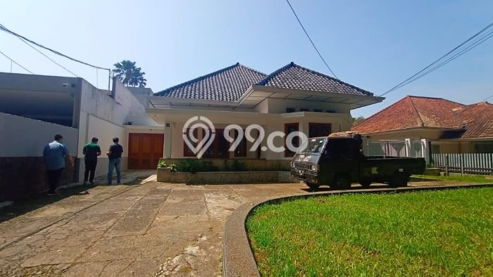 For Sale! Luxury House LT 1000m2 Desain Elegan di Dago For Sale! Luxury House LT 1000m2 Desain Elegan di Dago