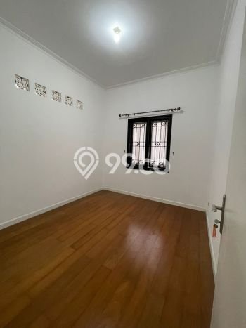 Disewakan! Rumah 5 Kamar Tidur &
3 Kamar Mandi di Kota Baru Parahyangan, Bandung Disewakan! Rumah 5 Kamar Tidur &
3 Kamar Mandi di Kota Baru Parahyangan, Bandung