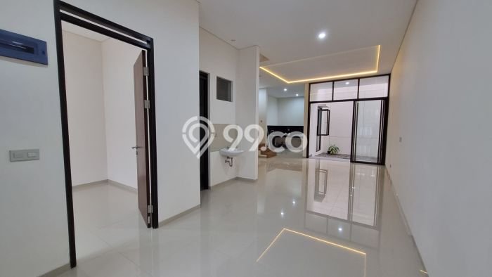 Dijual Hunian Rumah Terawat 4 KT di Taman Kopo Indah, Bandung Dijual Hunian Rumah Terawat 4 KT di Taman Kopo Indah, Bandung