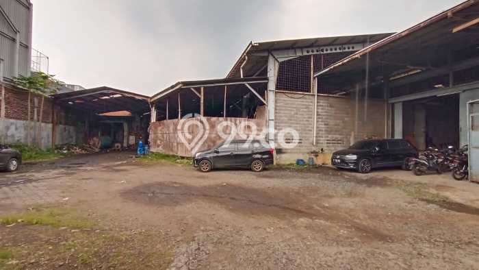 Unit Gudang Disewakan di Cibeureum di Area Ramai & Strategis Unit Gudang Disewakan di Cibeureum di Area Ramai & Strategis