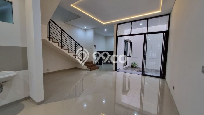 Dijual Hunian Rumah Terawat 4 KT di Taman Kopo Indah, Bandung Dijual Hunian Rumah Terawat 4 KT di Taman Kopo Indah, Bandung
