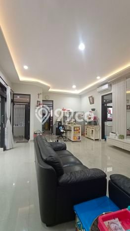 Rumah Elit LB 180m2 Siap Pakai Desain Elegan di Singgasana, Bandung Rumah Elit LB 180m2 Siap Pakai Desain Elegan di Singgasana, Bandung