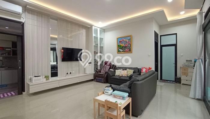 Rumah Elit LB 180m2 Siap Pakai Desain Elegan di Singgasana, Bandung Rumah Elit LB 180m2 Siap Pakai Desain Elegan di Singgasana, Bandung