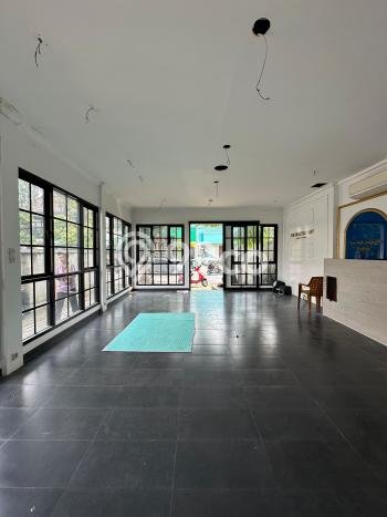 Ruang-usaha di Kemang Timur, Jakarta Selatan Bagus Ruang-usaha di Kemang Timur, Jakarta Selatan Bagus