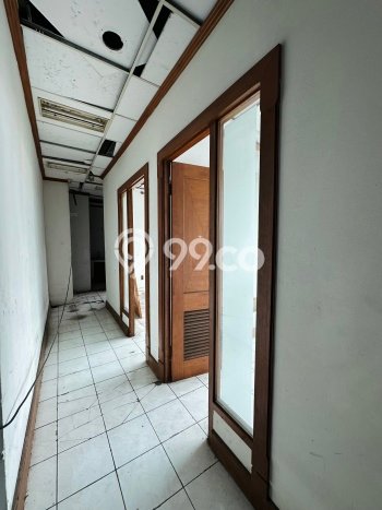Ruko Dijual di Jakarta Selatan LT 102m2 & LB 433m2 Lokasi Terbaik! Ruko Dijual di Jakarta Selatan LT 102m2 & LB 433m2 Lokasi Terbaik!