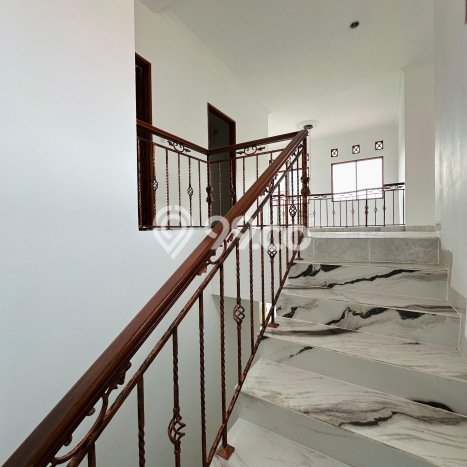 Rumah Strategis kawasan Cipete, 2 KM, Lingkungan Tenang, LT 300m2m² LB 250m2m² Rumah Strategis kawasan Cipete, 2 KM, Lingkungan Tenang, LT 300m2m² LB 250m2m²