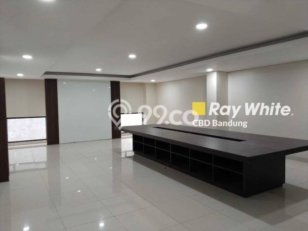 Dijual Kantor Kawasan Bandung Kota, Luas 2300m², Area Berkembang, Jalan Utama Dijual Kantor Kawasan Bandung Kota, Luas 2300m², Area Berkembang, Jalan Utama