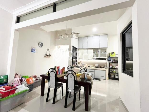 Hunian Cantik Modern Lb 120m2 di Serpong, Tangerang Selatan Hunian Cantik Modern Lb 120m2 di Serpong, Tangerang Selatan