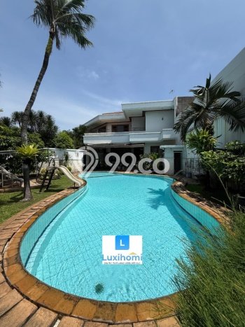Ready to Use! Premium House LT 914m2 Desain Modern di Pondok Indah Ready to Use! Premium House LT 914m2 Desain Modern di Pondok Indah