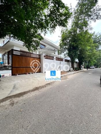 For Sale! Luxury House LT 1066m2 Desain Elegan di Kemang For Sale! Luxury House LT 1066m2 Desain Elegan di Kemang