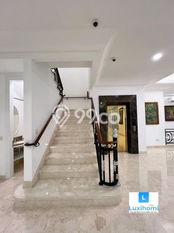 Jual Rumah Luas Megah Dengan View Cantik di Kemang, Jakarta Selatan Jual Rumah Luas Megah Dengan View Cantik di Kemang, Jakarta Selatan