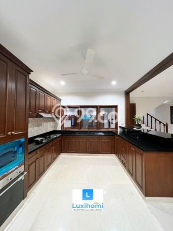 Jual Rumah Luas Elegan Dengan View Eksklusif di Lebak Bulus, Jakarta Selatan Jual Rumah Luas Elegan Dengan View Eksklusif di Lebak Bulus, Jakarta Selatan