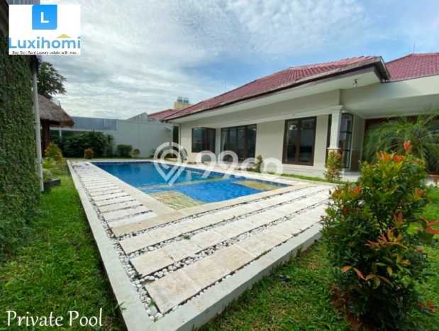 Rumah Mewah LB 428m2 Siap Huni Desain Elegan di Cipete, Jakarta Selatan Rumah Mewah LB 428m2 Siap Huni Desain Elegan di Cipete, Jakarta Selatan