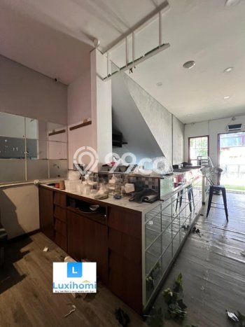 Komersial Dijual Lokasi Emas di Kebayoran Baru Luas 230m2 Komersial Dijual Lokasi Emas di Kebayoran Baru Luas 230m2