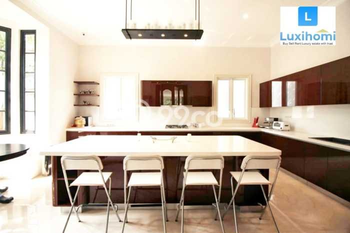 Hunian Modern dengan LT 2000m2 & LB 1000m2 Dikontrakkan di Cipete Hunian Modern dengan LT 2000m2 & LB 1000m2 Dikontrakkan di Cipete