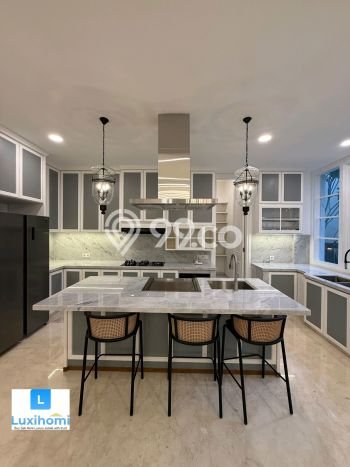 Jual Rumah Luas Megah Dengan View Cantik di Kemang, Jakarta Selatan Jual Rumah Luas Megah Dengan View Cantik di Kemang, Jakarta Selatan