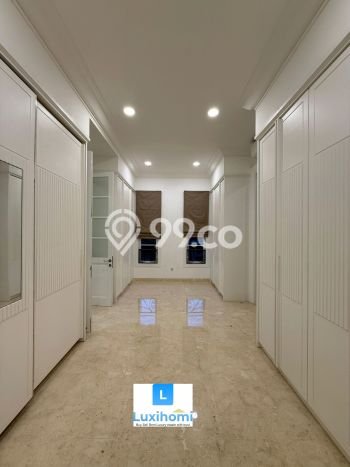 Jual Rumah Luas Megah Dengan View Cantik di Kemang, Jakarta Selatan Jual Rumah Luas Megah Dengan View Cantik di Kemang, Jakarta Selatan