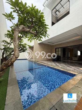 Dijual Rumah Luas Elegan Dengan View Eksklusif di Pondok Indah, Jakarta Selatan Dijual Rumah Luas Elegan Dengan View Eksklusif di Pondok Indah, Jakarta Selatan