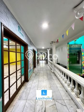 Rumah Mewah LB 500m2 Siap Huni Desain Elegan di Kemang, Jakarta Selatan Rumah Mewah LB 500m2 Siap Huni Desain Elegan di Kemang, Jakarta Selatan