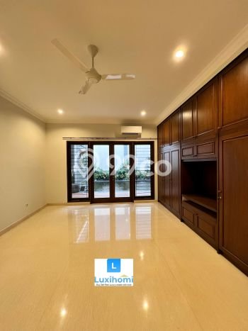 Jual Rumah Luas Elegan Dengan View Eksklusif di Lebak Bulus, Jakarta Selatan Jual Rumah Luas Elegan Dengan View Eksklusif di Lebak Bulus, Jakarta Selatan