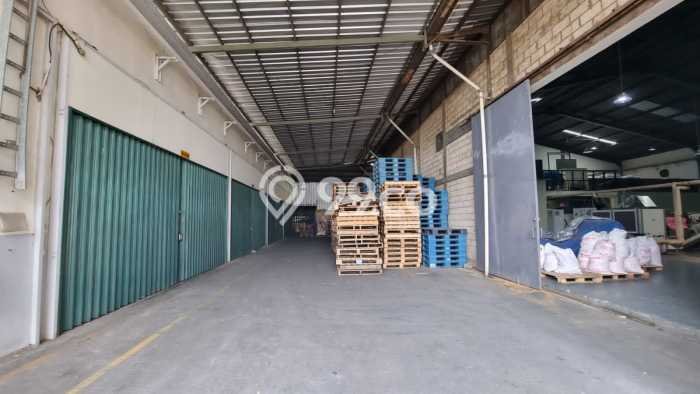 Gudang Bagus Dijual LB 1700m2 Lokasi Strategis Bekasi Area Cocok untuk Bisnis Gudang Bagus Dijual LB 1700m2 Lokasi Strategis Bekasi Area Cocok untuk Bisnis