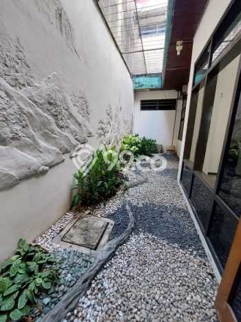 Jual Rumah Luas Megah Dengan View Eksklusif di Kertajaya, Surabaya Jual Rumah Luas Megah Dengan View Eksklusif di Kertajaya, Surabaya
