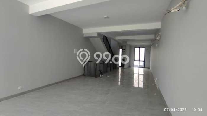 Disewakan Ruko di Kawasan Ramai Pakuwon City Luas 307m2 Disewakan Ruko di Kawasan Ramai Pakuwon City Luas 307m2