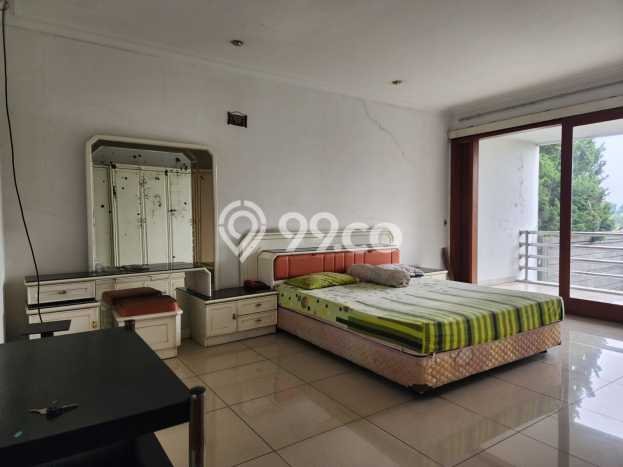 Rumah Elit Modern Tanpa Renovasi di Hegarmanah Bandung Rumah Elit Modern Tanpa Renovasi di Hegarmanah Bandung