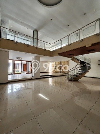 Hunian Elit LB 600m2 Siap Pakai Desain Elegan di Riau, Bandung Hunian Elit LB 600m2 Siap Pakai Desain Elegan di Riau, Bandung