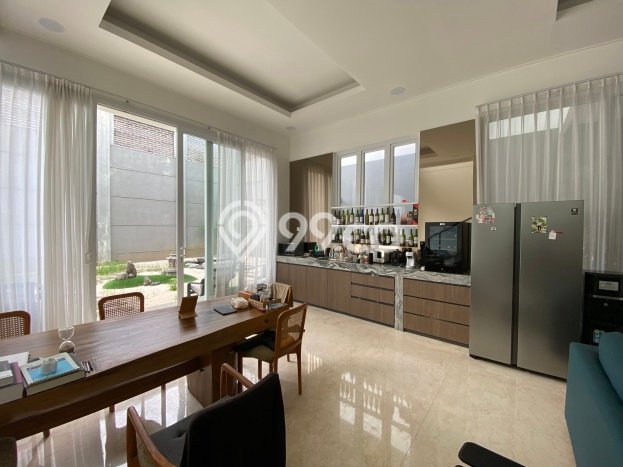 JUAL CEPAT! Rumah Siap Huni Area Strategis Setiabudi, Luas 360m² Bangunan 350m² JUAL CEPAT! Rumah Siap Huni Area Strategis Setiabudi, Luas 360m² Bangunan 350m²