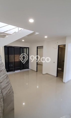 Dijual Cepat Rumah Bagus Siap Huni LB 183m2 di Taman Kopo Indah, Bandung Dijual Cepat Rumah Bagus Siap Huni LB 183m2 di Taman Kopo Indah, Bandung