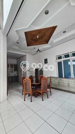 Disewakan! Rumah 4 Kamar Tidur &
3 Kamar Mandi di Cipaganti, Bandung Disewakan! Rumah 4 Kamar Tidur &
3 Kamar Mandi di Cipaganti, Bandung