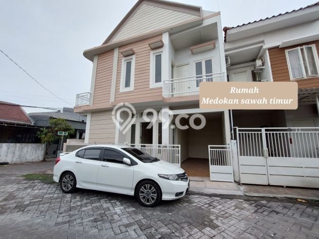 For Sale Rumah 3 Kamar Lokasi Ideal Nyaman dan Strategis di Rungkut For Sale Rumah 3 Kamar Lokasi Ideal Nyaman dan Strategis di Rungkut