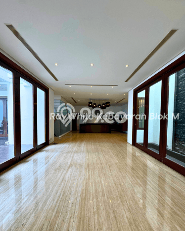 Rumah Elit Modern Siap Huni di Pondok Indah Jakarta Selatan Rumah Elit Modern Siap Huni di Pondok Indah Jakarta Selatan