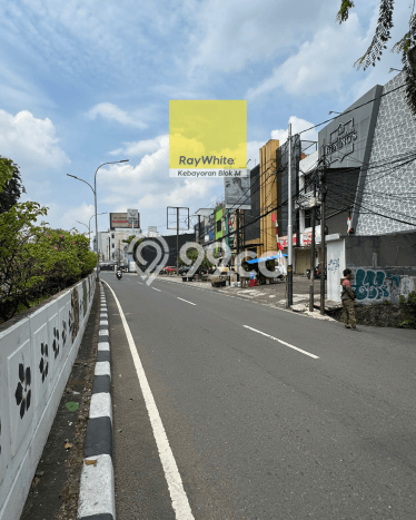 Hunian Luxury di Jakarta Selatan Strategis Kondisi Baik Hunian Luxury di Jakarta Selatan Strategis Kondisi Baik