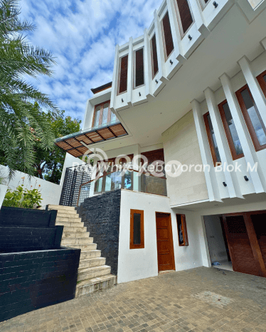 Rumah Elit Modern Siap Huni di Pondok Indah Jakarta Selatan Rumah Elit Modern Siap Huni di Pondok Indah Jakarta Selatan