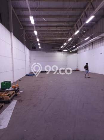 Gudang Disewakan di Cakung, Luas 820m2m², Lingkungan Komersial Gudang Disewakan di Cakung, Luas 820m2m², Lingkungan Komersial