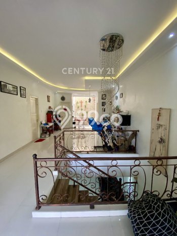 Siap Huni Rumah Mewah 4 Kamar di Karawaci Dekat ke Mana Saja Siap Huni Rumah Mewah 4 Kamar di Karawaci Dekat ke Mana Saja
