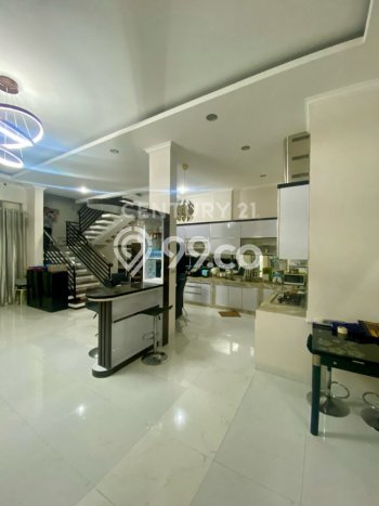 Siap Huni Rumah Mewah 4 Kamar di Karawaci Dekat ke Mana Saja Siap Huni Rumah Mewah 4 Kamar di Karawaci Dekat ke Mana Saja