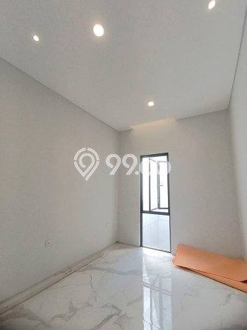 Rumah Exclusive 5 KT 4 KM di Kompleks Perumahan Mulyorejo, Surabaya Rumah Exclusive 5 KT 4 KM di Kompleks Perumahan Mulyorejo, Surabaya