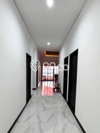 Rumah Modern Cantik 5 Kamar Bisa Langsung Pindah di Rungkut Rumah Modern Cantik 5 Kamar Bisa Langsung Pindah di Rungkut