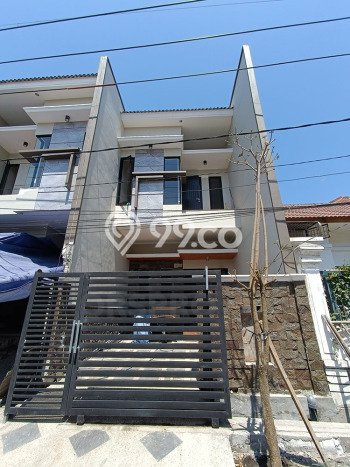 FEATURED! Rumah Asri area Mulyorejo, LT 80m2m² Bangunan 160m2m² FEATURED! Rumah Asri area Mulyorejo, LT 80m2m² Bangunan 160m2m²