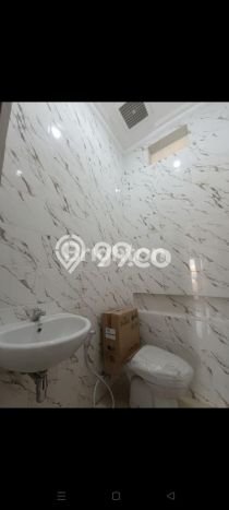 Rumah Area Strategis kawasan , Surabaya, Luas 84m2m² Bangunan 130m2m² Rumah Area Strategis kawasan , Surabaya, Luas 84m2m² Bangunan 130m2m²