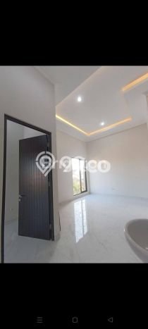 Rumah Area Strategis kawasan , Surabaya, Luas 84m2m² Bangunan 130m2m² Rumah Area Strategis kawasan , Surabaya, Luas 84m2m² Bangunan 130m2m²