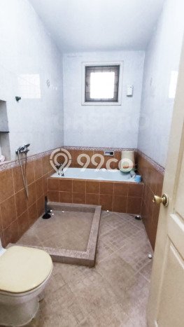 NEW LISTING! Rumah Strategis area Mulyorejo, LT 357m2m² Bangunan 420m2m² NEW LISTING! Rumah Strategis area Mulyorejo, LT 357m2m² Bangunan 420m2m²