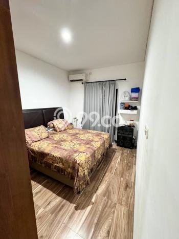 Rumah Modern Cantik 5 Kamar Bisa Langsung Pindah di Rungkut Rumah Modern Cantik 5 Kamar Bisa Langsung Pindah di Rungkut