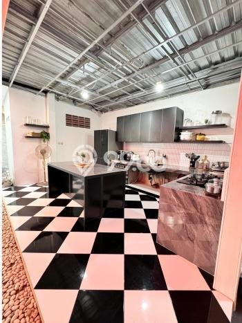 Rumah Modern Cantik 5 Kamar Bisa Langsung Pindah di Rungkut Rumah Modern Cantik 5 Kamar Bisa Langsung Pindah di Rungkut